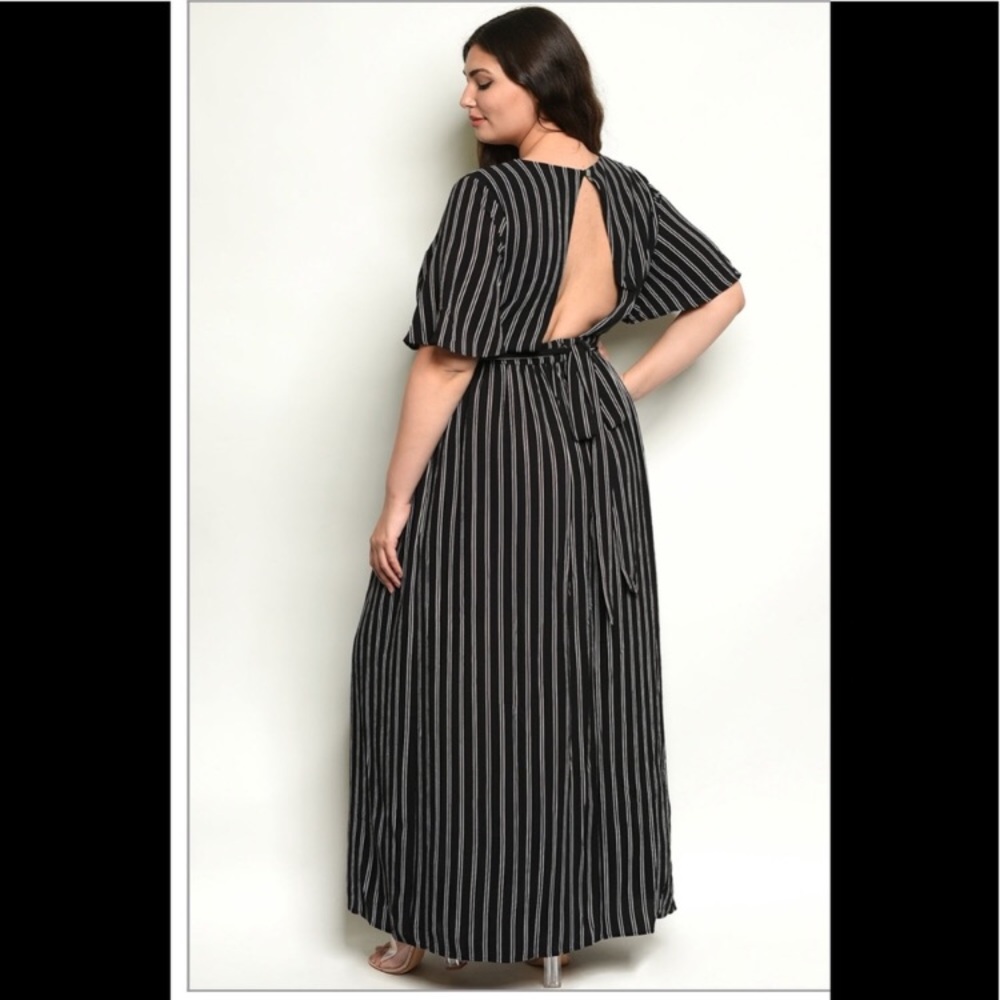 Striped Print Romper - Picture 3 of 6